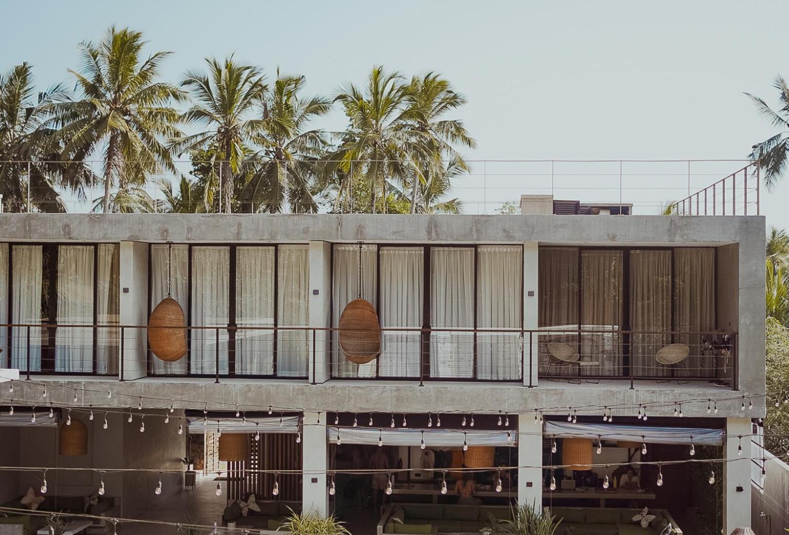 The Salty Pelican Yoga & Surf Retreat Діквелла Екстер'єр фото