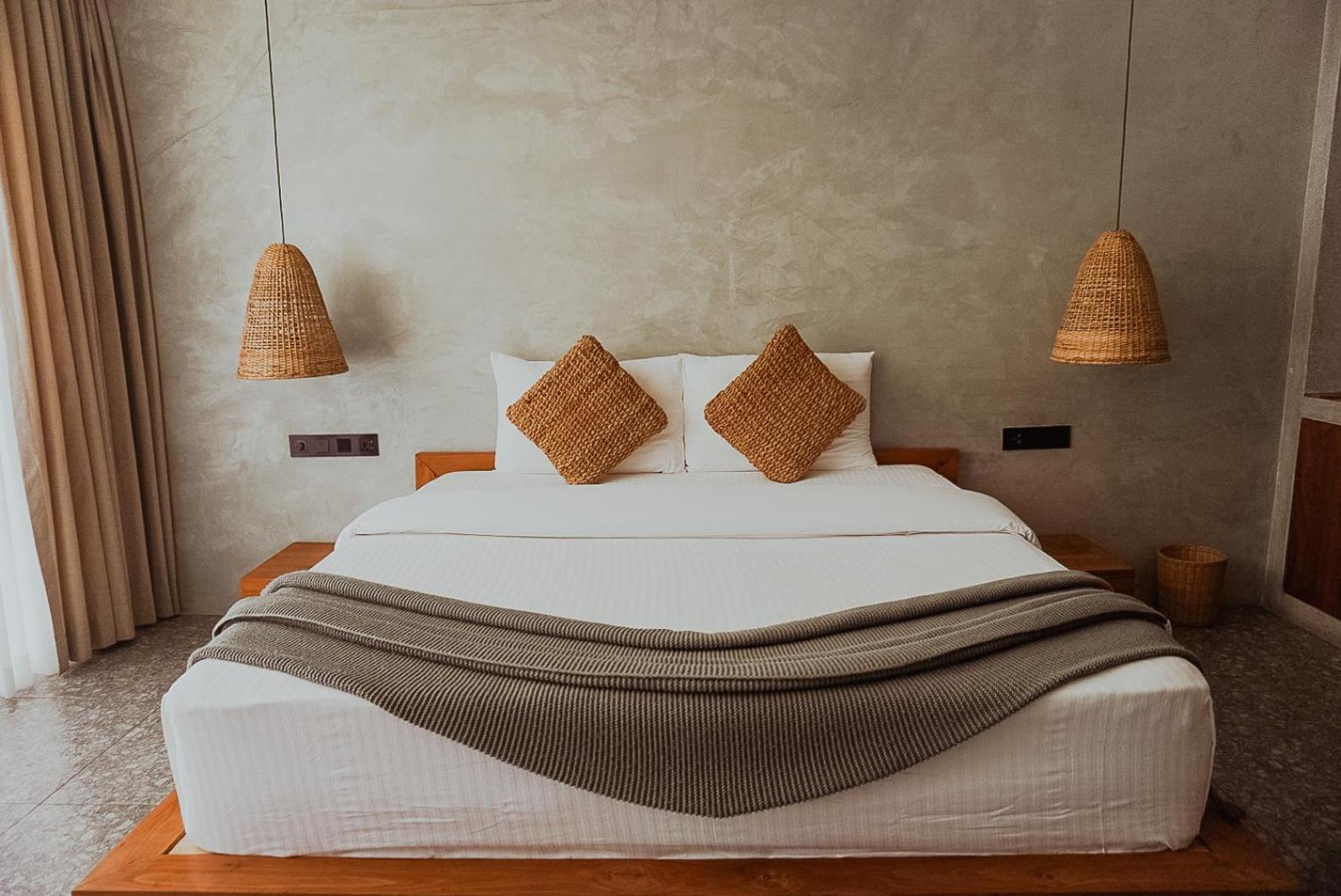 The Salty Pelican Yoga & Surf Retreat Діквелла Номер фото