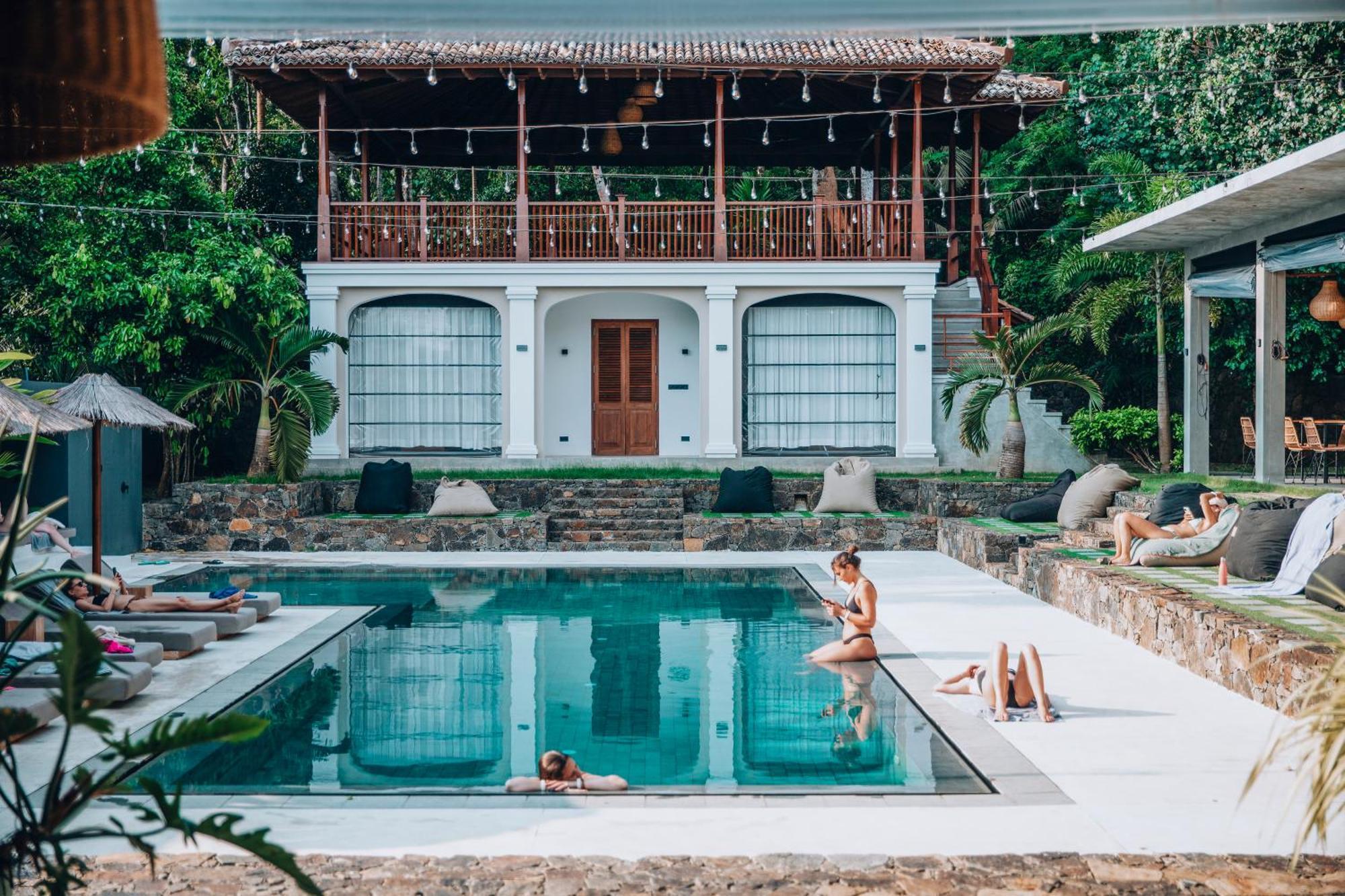 The Salty Pelican Yoga & Surf Retreat Діквелла Екстер'єр фото